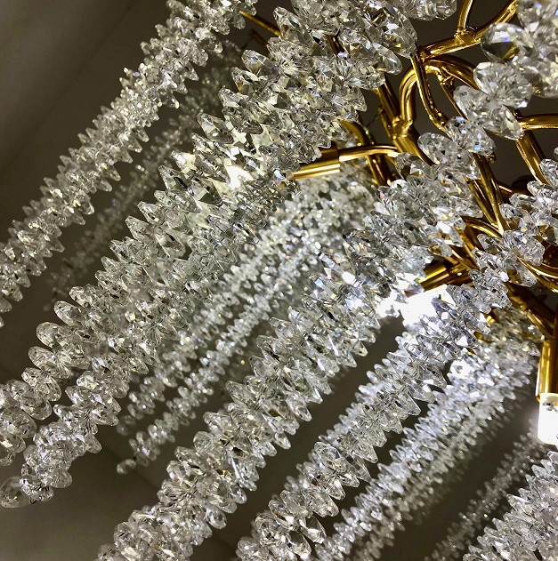 Светильник ElegantLight CP.39238 ЗОЛОТО ` D600/H1200/8/E14/40W FLOWING DZN23-05