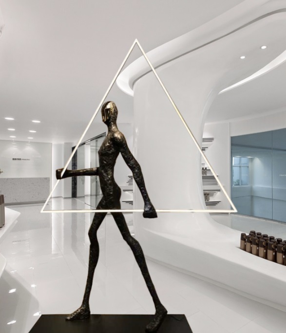 Светильник торшер-маникен DZN-11288 ЧЕРНЫЙ ` D980*200/H1500/1/LED/30W/2800K MANIKIN