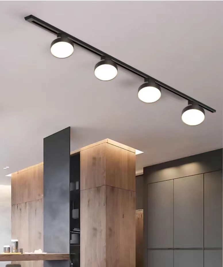 Светильник трековый SAPFIR SPF-5941 BLACK/ЧЕРНЫЙ ` D113/H150/1/LED/18W 4000K BRAIN 22-07 (1/50)